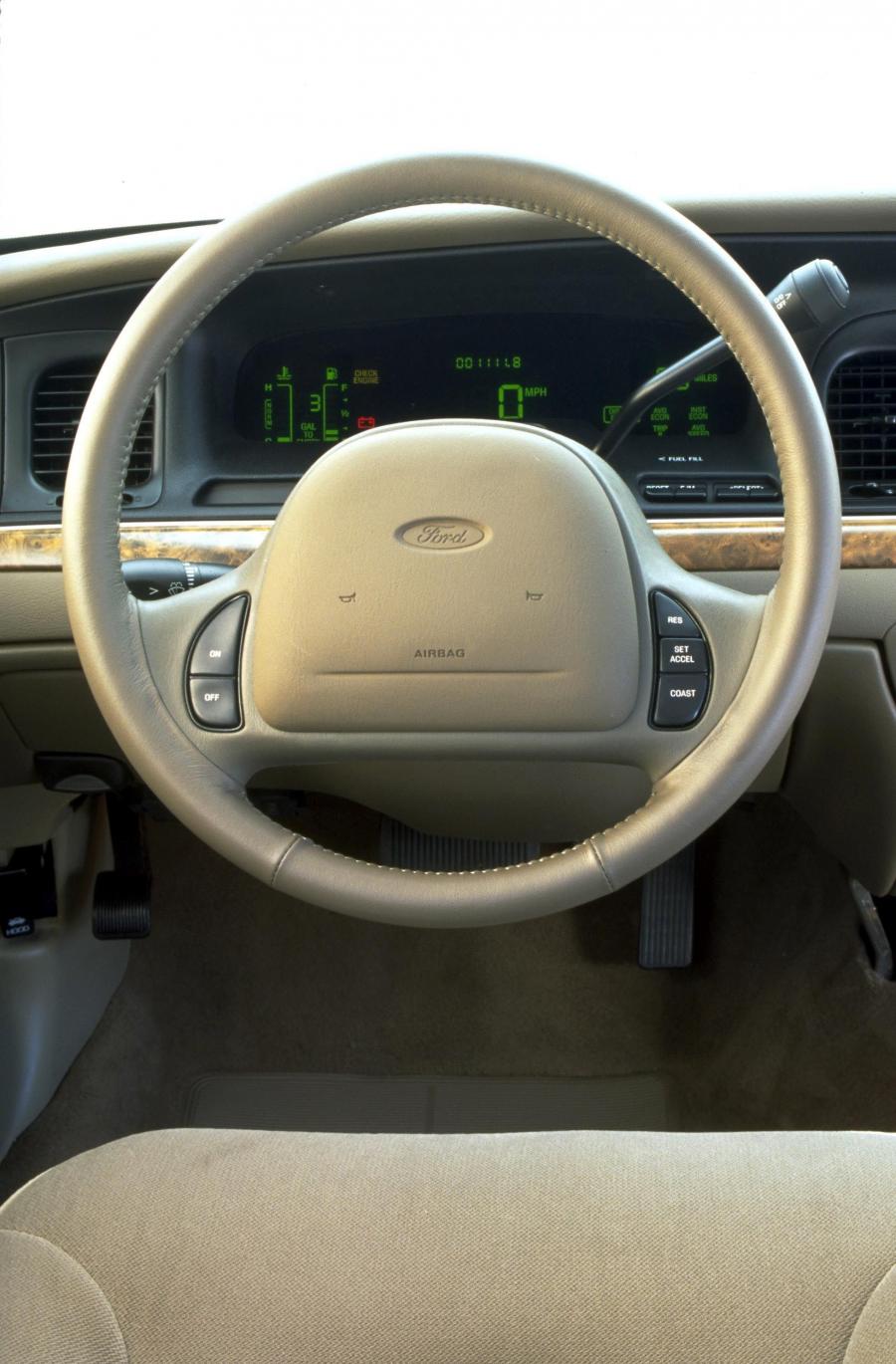  Ford Crown Victoria 1998 года  (фото 8 из 161)
